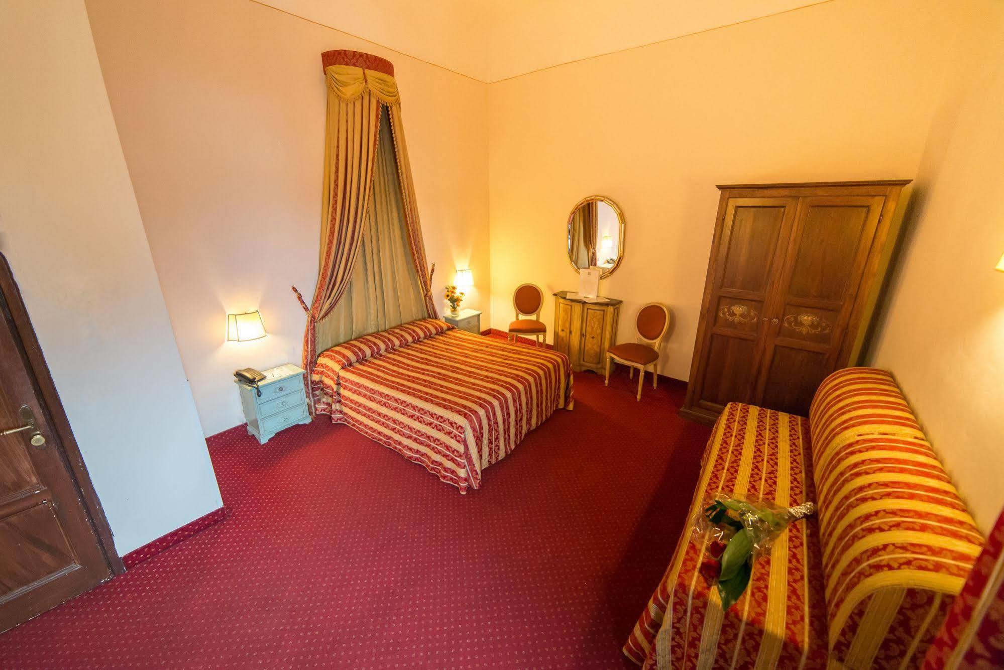 Hotel Paris